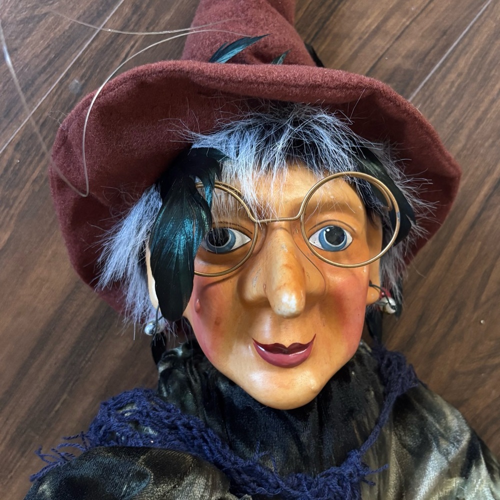 Show-Stoppers, Inc. "Wanda" Hanging Witch Collectible